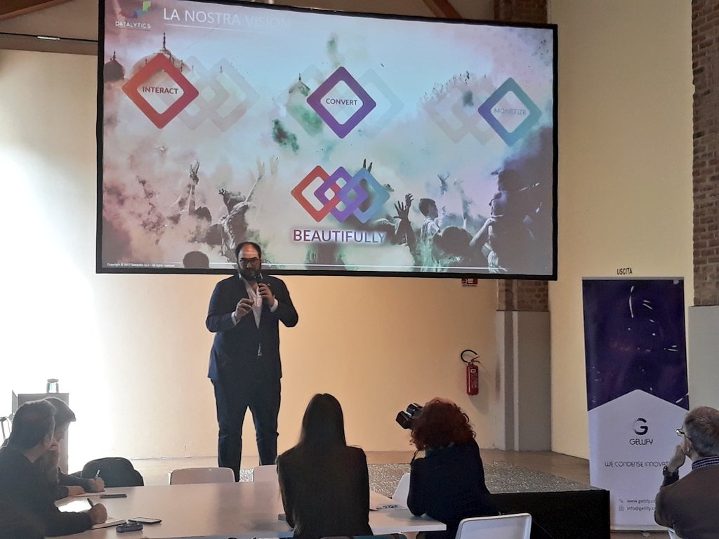 GELLIFY (@gellifygroup) on Twitter photo "Un utente che interagisce con il contenuto prodotto da un altro utente ha il doppio di possibilità di acquisto di un prodotto o servizio" <a href="/GiordaniMik/">Michele Giordani</a> presenta <a href="/DatalyticsIT/">Datalytics</a> al <a href="/ClassMMF/">MilanoMarketingFestival</a> #MMF2019 #phygital "Un utente che interagisce con il contenuto prodotto da un altro utente ha il doppio di possibilità di acquisto di un prodotto o servizio" <a href="/GiordaniMik/">Michele Giordani</a> presenta <a href="/DatalyticsIT/">Datalytics</a> al <a href="/ClassMMF/">MilanoMarketingFestival</a> #MMF2019 #phygital