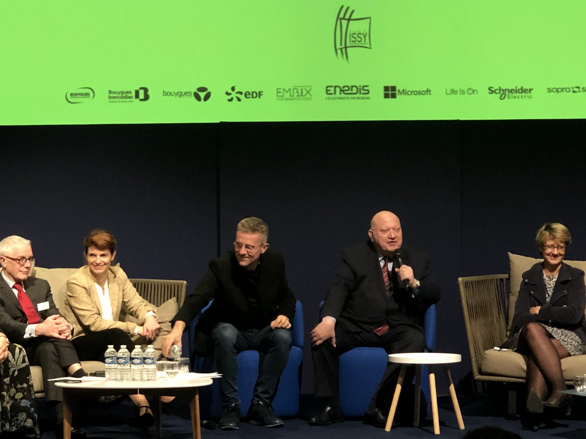 Bouygues_Immo's tweet image. « #IssyGrid est une autre vision de la ville, plus astucieuse, plus fluide, plus participative, plus collaborative qui est proposée aux citoyens de demain. » selon @ASantini_UDI @GrandParisMGP 
#SmartGrid