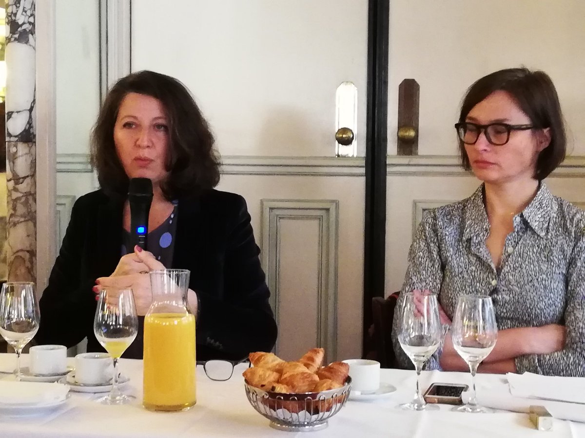 Le Media Social (@lemediasocial) on Twitter photo La ministre <a href="/agnesbuzyn/">Pr Agnès Buzyn</a> annonce que va être constituer un groupe de travail sur les métiers du domicile. "C'est une urgence" dit-elle. <a href="/assoajis/">AJIS ➡️ @assoajis.bsky.social</a> @UNAdomicile @adessadomicile <a href="/FNAAFP_CSF/">FNAAFP/CSF</a> La ministre <a href="/agnesbuzyn/">Pr Agnès Buzyn</a> annonce que va être constituer un groupe de travail sur les métiers du domicile. "C'est une urgence" dit-elle. <a href="/assoajis/">AJIS ➡️ @assoajis.bsky.social</a> @UNAdomicile @adessadomicile <a href="/FNAAFP_CSF/">FNAAFP/CSF</a>