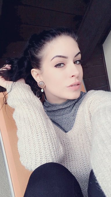 Im gonna take a boat ride today. ☺️ https://t.co/b4Kb0bMHss