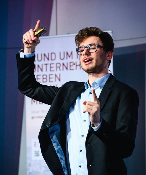 Neuperh's tweet photo. Great day 1 at the 7th #MIT Europe Conference @WKOe Exciting and inspiring presentations from the researchers and experts. Looking for more on day 2 @wko_aw #mitvienna19 @MIT https://t.co/nRjOct6tRn