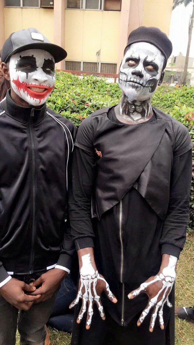 _freemilez's tweet photo. Throw back to Class week Costume day during finals!
How we @Thehappyspecie @Lloyds_segzy pulled dz stunt still baffles me....like we are really mad oO 😂🤣
#TBT #FYB #Class2017 #TeamYCT https://t.co/kstDFEEb5G