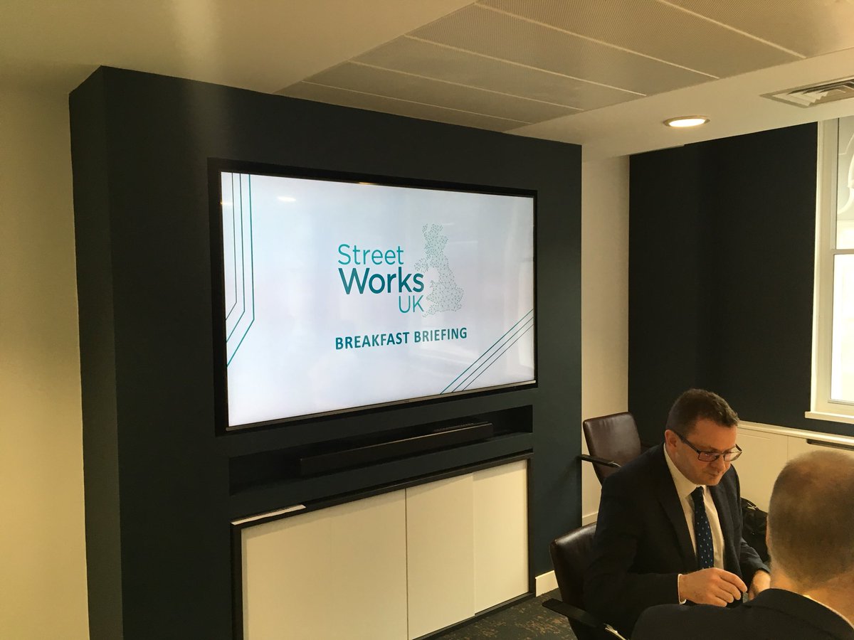 StreetWorksUK's tweet photo. Delighted to be hosting a roundtable discussion this morning where businesses from across the sector will be discussing #innovation in #streetworks and barriers to uptake https://t.co/RmleayUbMZ