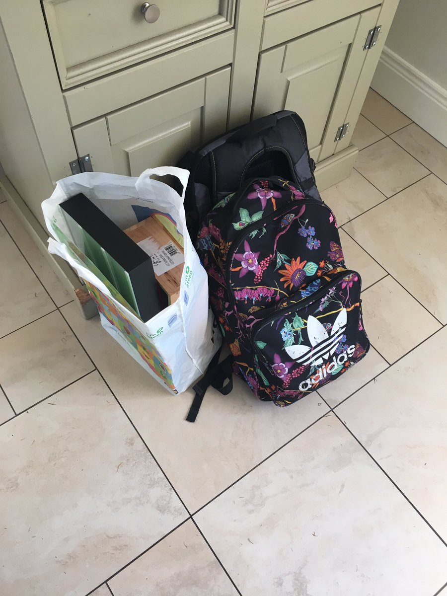 BombBin's tweet photo. All packed and ready for @StudentEntProg make sure if ur in Thurles to call in 💙🌎 @LEOTipperary @climateshurtin @NCBusiness2018 @GavinDuffy @SEPTipperary @NewportCollege #stopclimatechange #environmentallyfriendly https://t.co/I23GUkWu85