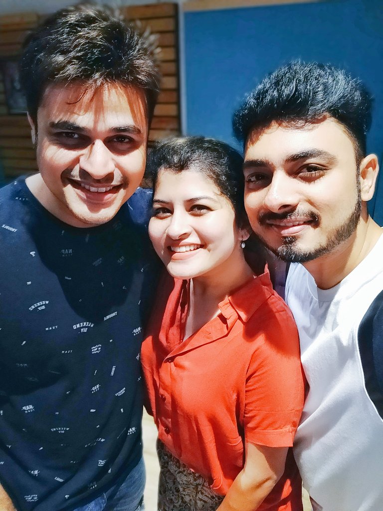 Recorded a beautiful #marathi duet song (second one this year) with @savanieeravindrra for the talented @gauravdagaonkar 💙❤️
.
.
.
.
.
#aboutlastnight #recordingstudio #recording #funtimes #studio #session #aln #igers #singersofinstagram #lifeofamusician #work #singers #dub