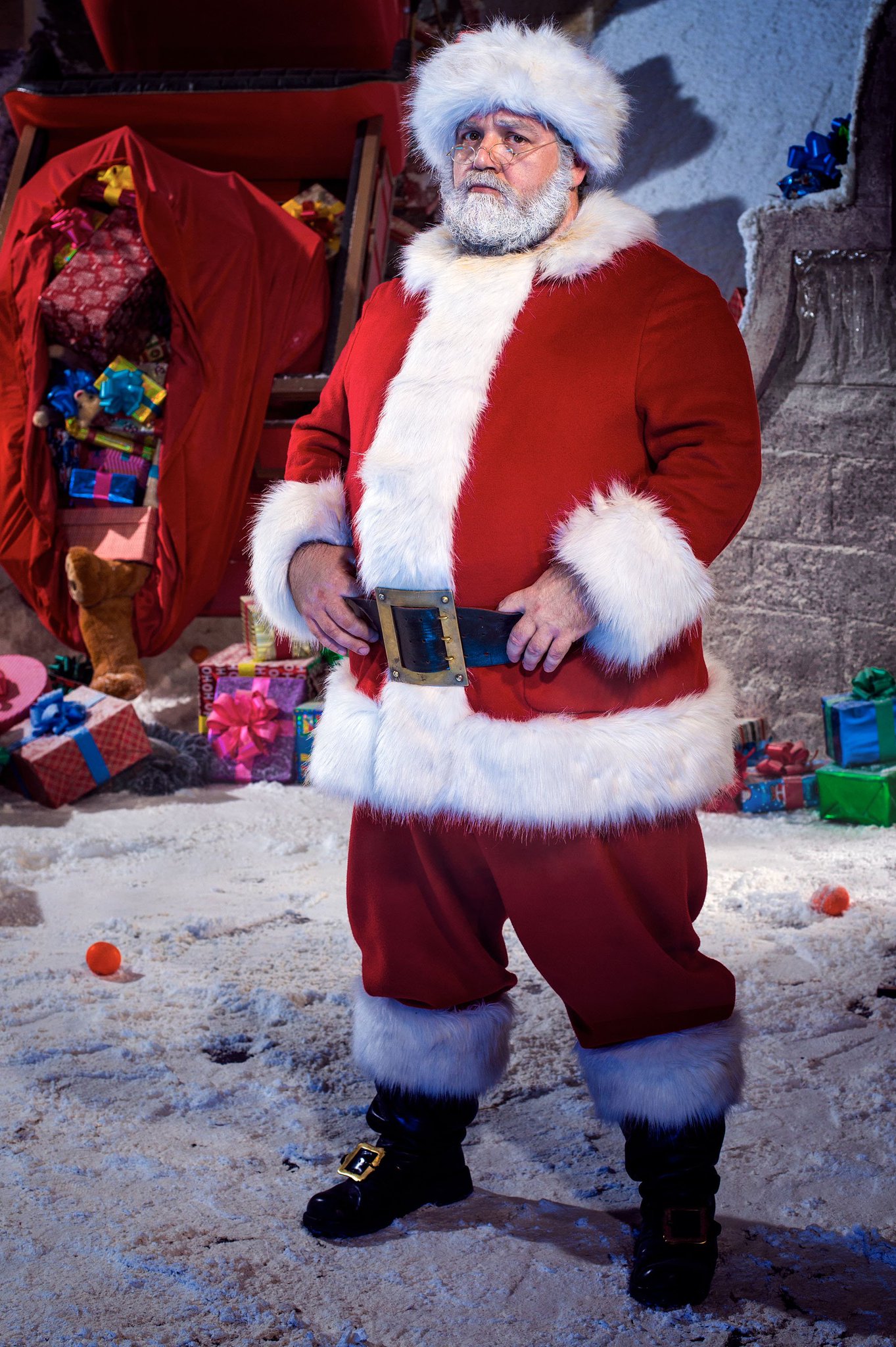 Happy Birthday to Nick Frost who played Santa Claus in Last Christmas. 