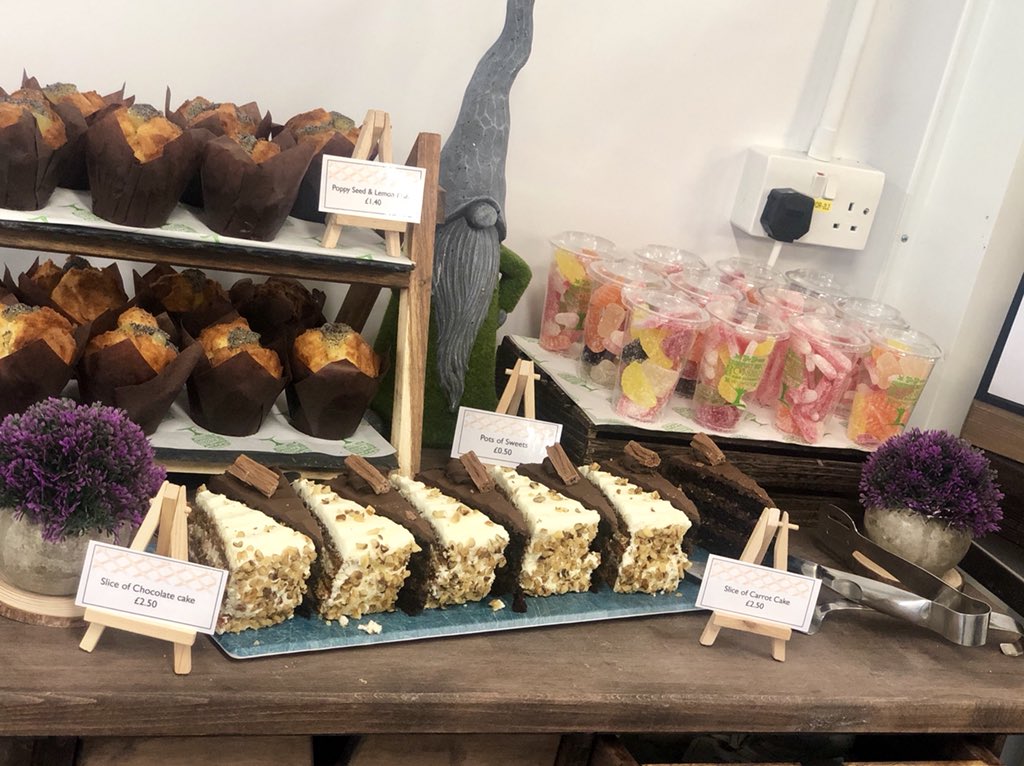 StevenageFoodie's tweet photo. Yummy treats available @ Stevenage this morning 🍰 @elioruk @marcuselbourne @msmith_cole @DebbieCElior @DFradgers @gemma_shelly #EliorFoodie #EliorRightTrack #TeamStevenage https://t.co/9kFO1uPV3H