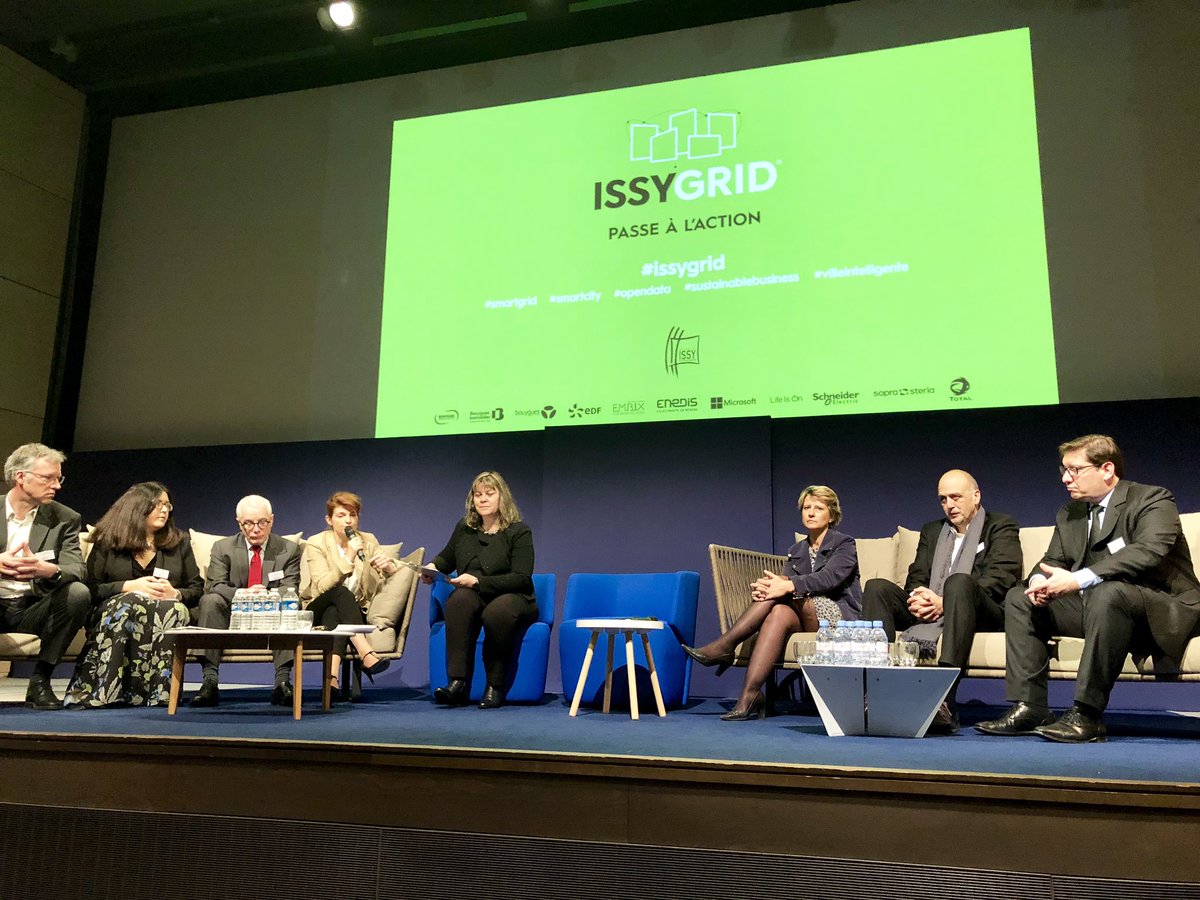 flprovendier's tweet image. ♻️🌎« Construire la ville, c’est décloisonner les acteurs publics et privés » 

#IssyGrid propose une méthode de #villeintelligente pour des économies d’énergie à l’échelle du quartier. Un projet d’intérêt public financé par des entreprises privées.