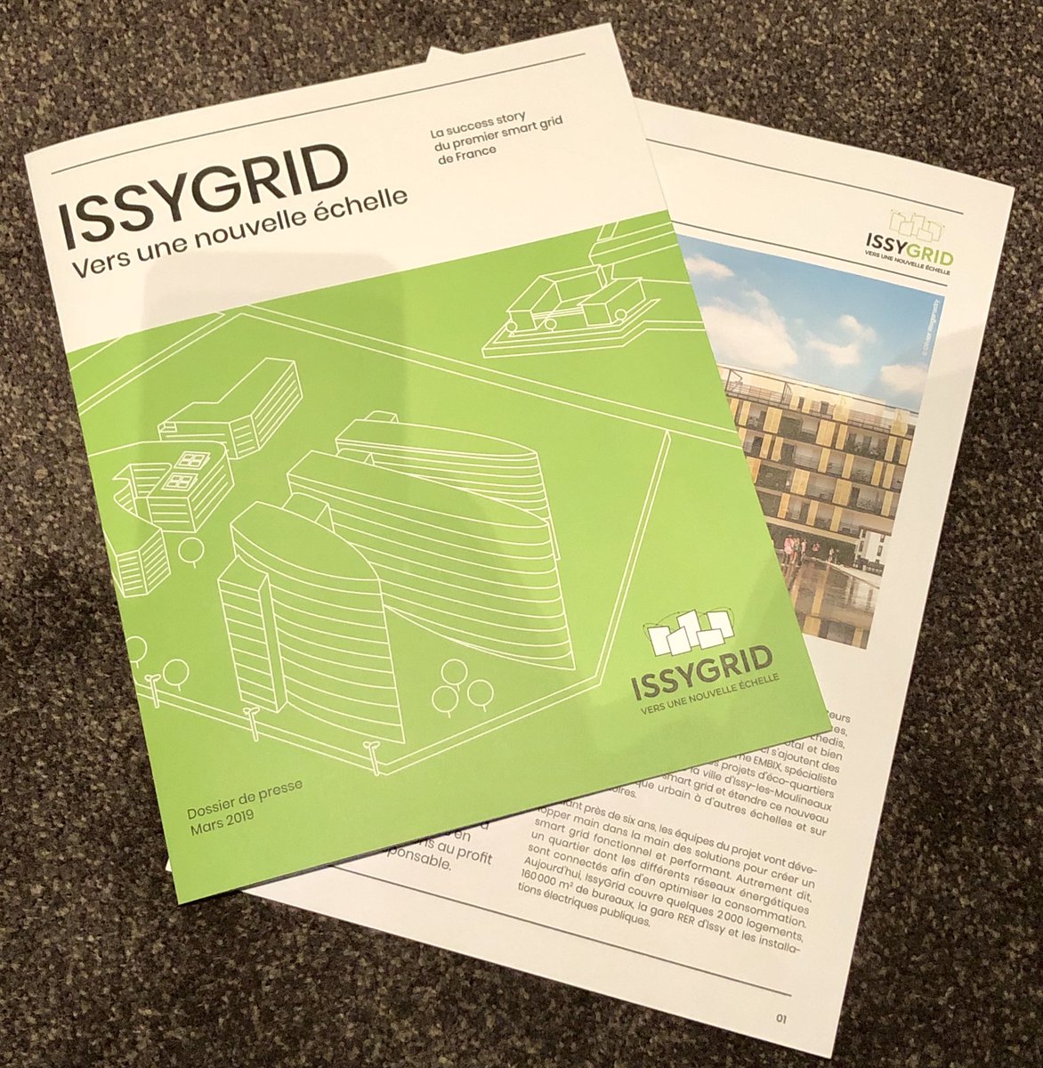 flprovendier's tweet image. ♻️🌎« Construire la ville, c’est décloisonner les acteurs publics et privés » 

#IssyGrid propose une méthode de #villeintelligente pour des économies d’énergie à l’échelle du quartier. Un projet d’intérêt public financé par des entreprises privées.