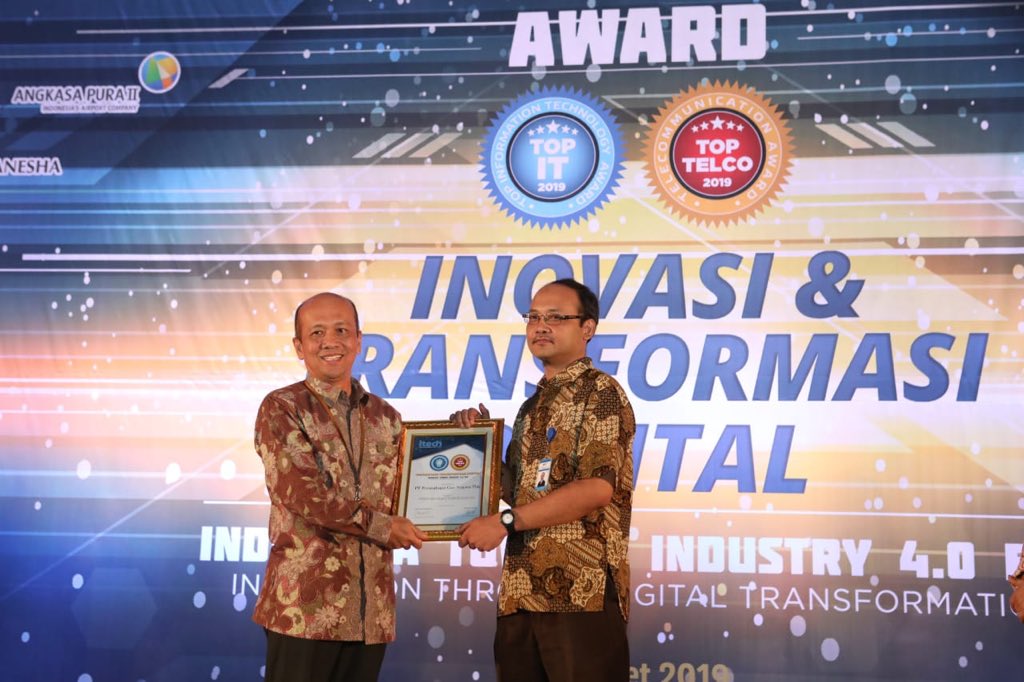 Gas_Negara's tweet photo. PT PGN Tbk kembali menorehkan prestasi. PGN dinobatkan Top Digital Innovation Gas Distribution Services pada Top IT &amp; Top Telco 2019 Award di Gedung BPPT II, Jakarta, Rabu (27/3). Penghargaan yg diselenggarakan oleh Majalah Itech kali ini bertajuk Inovasi &amp; Transformasi Digital. https://t.co/kYnRkOvKnZ