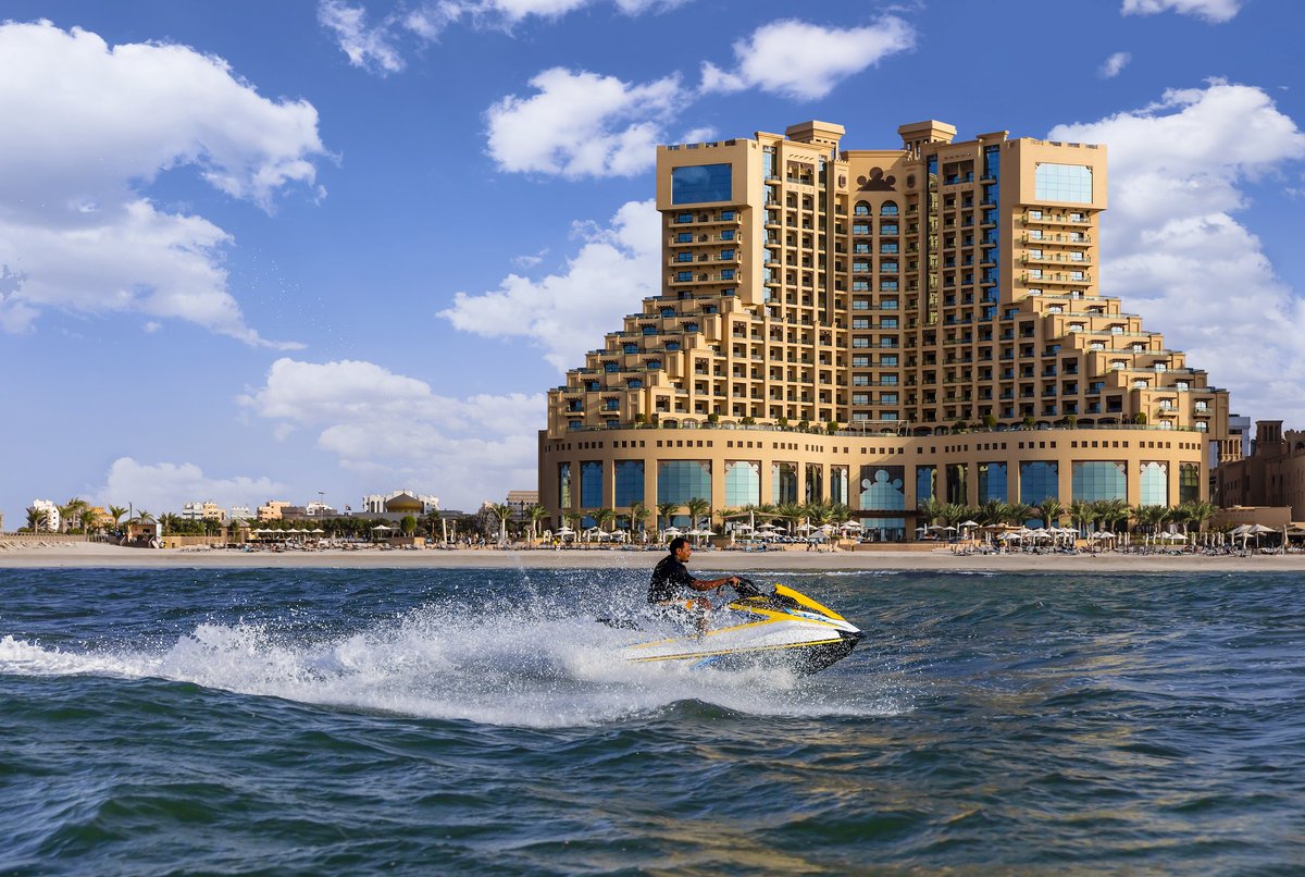Still haven't found a place to stay for #RideAjman? 🤔 Use this link to get a discount off <a href="/FairmontAjman/">Fairmont Ajman</a>: bit.ly/RideAjm