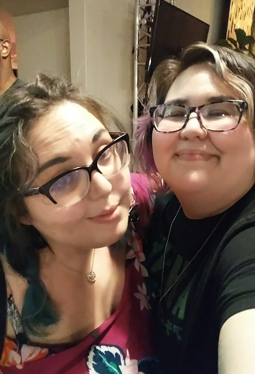 MayDay_Aura's tweet photo. Off Topic Live was a great show and a wild ride! Thanks, @AchievementHunt! I also got to see @TheSteffie who is the best! #achieve #OffTopicAH #OffTopicLive #roosterteeth https://t.co/uO3b1GNxrn