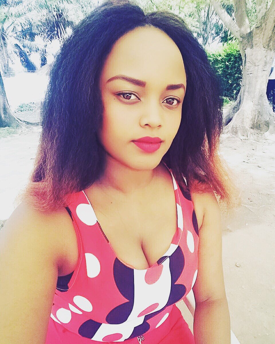 Empireavenue_'s tweet photo. Morning fans @clementinekavy #empireavenue https://t.co/rhTm5e0hXf