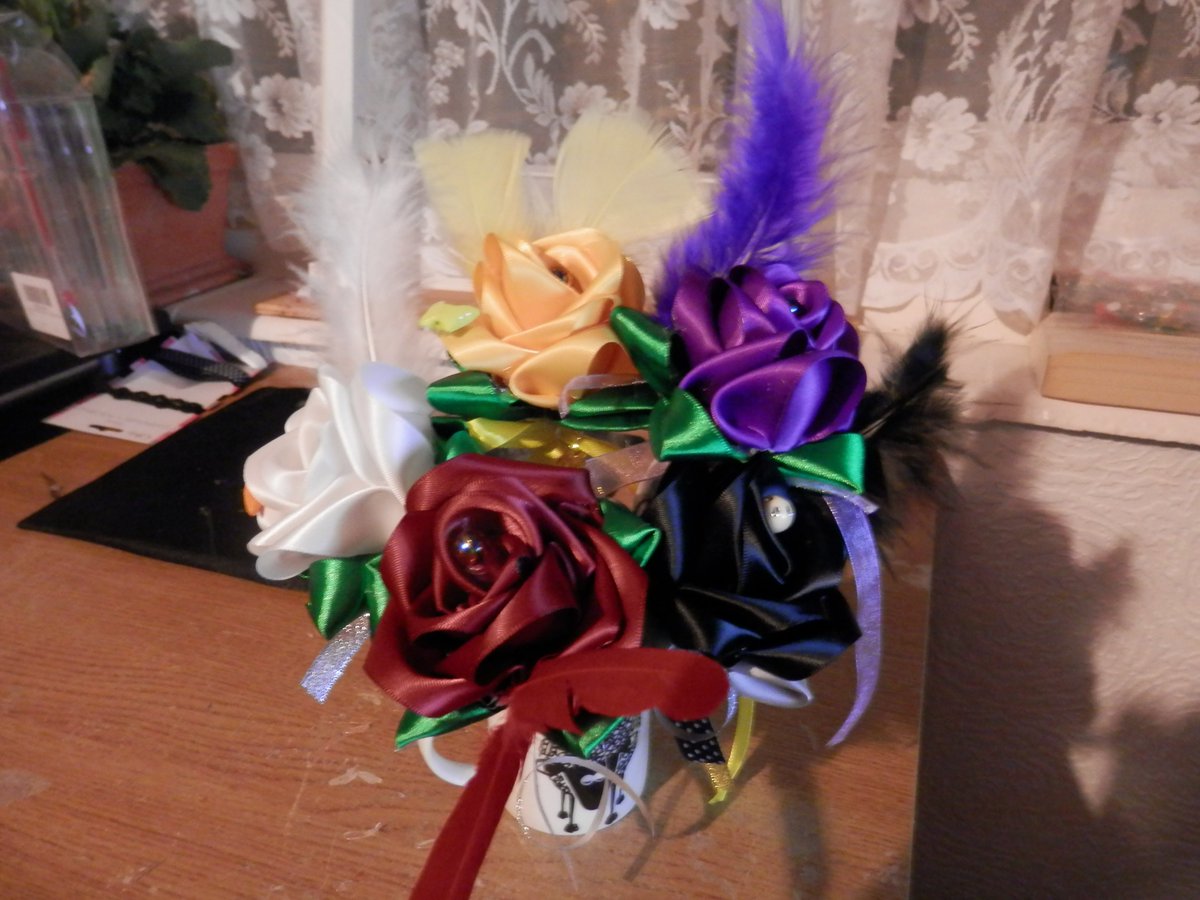 <a href="/WorldCraftWeek/">World Craft Week</a> #makeitmindful #worldcraftweek My rose ribbon pens Love making these xx