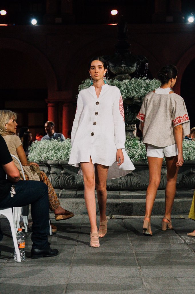 et_Modelos's tweet photo. Sara, Lizette, Maria, Cristina | Pasarela Manos a la Moda | Photo: Carlos Rojo @zaudare | @lorenzaluquin | @cimemoda
#ETModels #runway #manosalamoda #IvanSoto #cimemoda #fashion #floraMaria #mxModel https://t.co/qb5yV1iV0O
