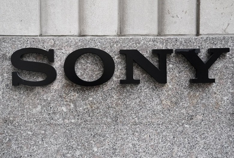 advisorymandi's tweet image. #SonyCorp will close its smartphone plant in Beijing in the next few days, a company spokesman said, as the Japanese electronics giant aims to cut costs in the loss-making business. Read more at: bit.ly/2WwC60T
#Sony #Advisorymandi