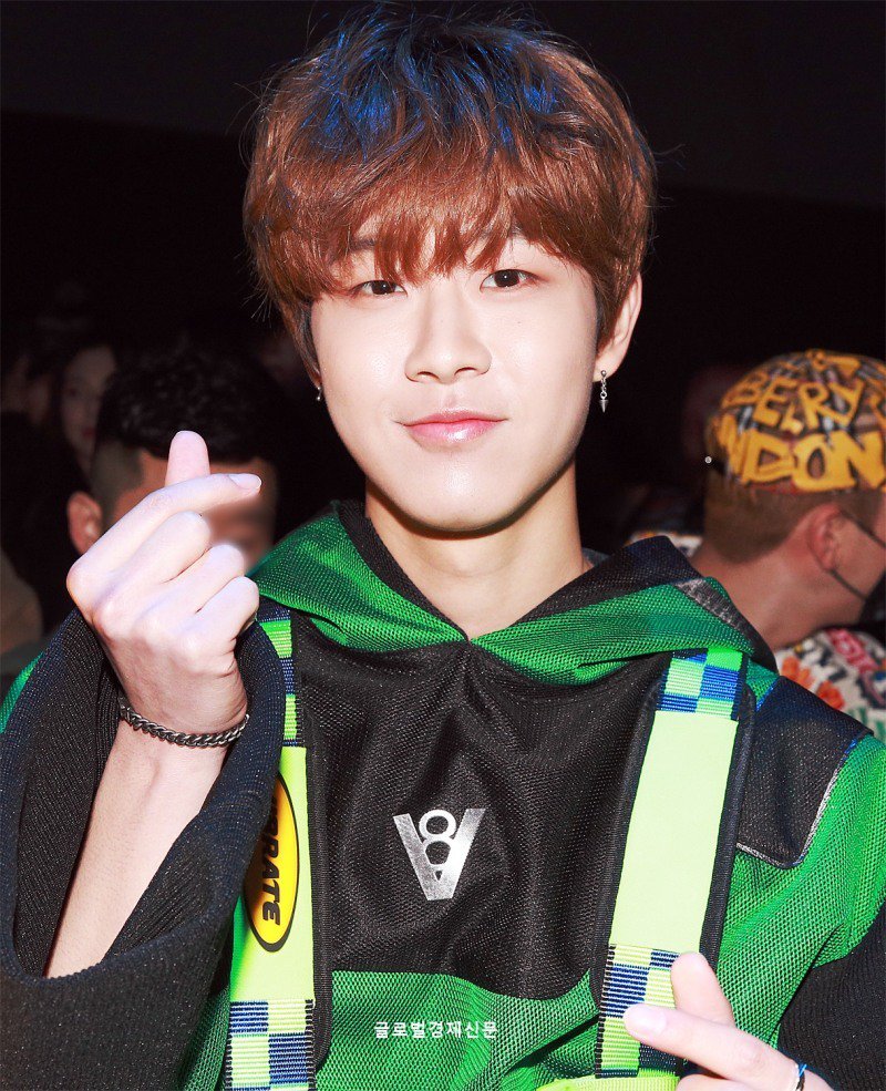 picdonghyun's tweet photo. seoul fashion week ✨
© getnews ༉‧₊˚✧ 190324
꒰ #김동현 ➝ #골든차일드 ꒱ https://t.co/2RErPUPOXE