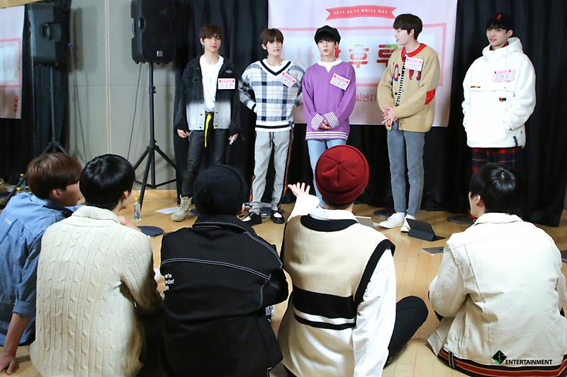 TRCNGph's tweet photo. [PIC]
190328 TS Naver Post: TRCNG White Day 🍭🍬
#TRCNG #티알씨엔지 

📍 https://t.co/Mbx3QRNSpY

🍒 https://t.co/8dyrYUNW3R