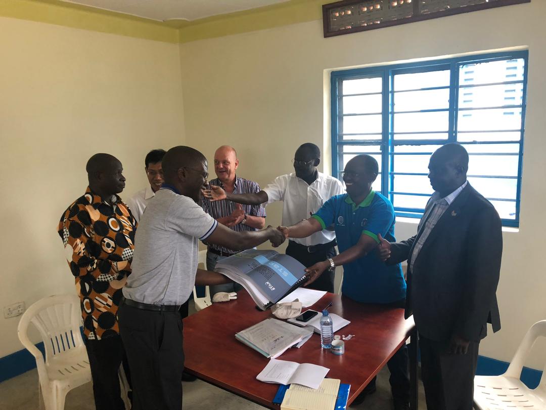 min_waterUg's tweet photo. #MWEworks: @min_waterUg Officials carrying out a final technical inspection before handing over Pallisa Water Supply System and a Faecal Sludge Treatment Plant to @nwscug for Operation &amp; Maintenance. @HonKibuule @okidi64 @WorldBank @Marcas_Uganda @MosesWatasa @WorldBankWater https://t.co/8LI6P1FxpX