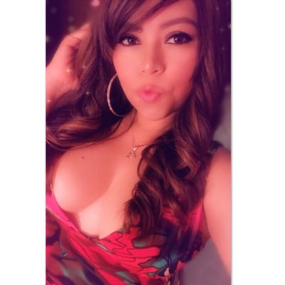 1727Sandra's tweet photo. ❤️🌺✨ #NewProfilePic https://t.co/sqFjhzuq99