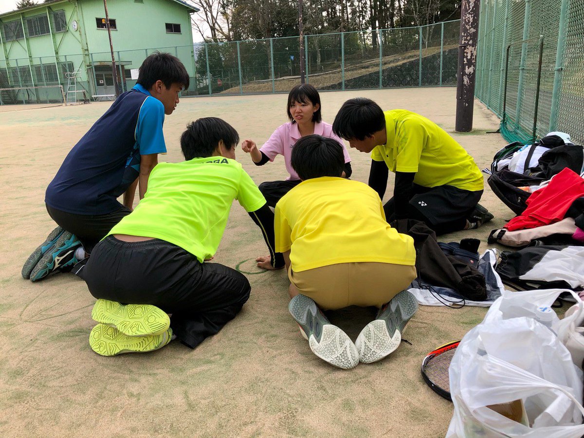 GSGUSoftTennis's tweet photo. 春合宿3日間が終了しました。
この合宿はそれぞれの成長が見られるものでした。また、課題を見つけるいい機会となりました。
東海大会に向けて日々の練習をみんなで頑張っていきましょう！

平子さんと太田さん2日間ほんとうにありがとうございました！ https://t.co/WAeXPcCluz