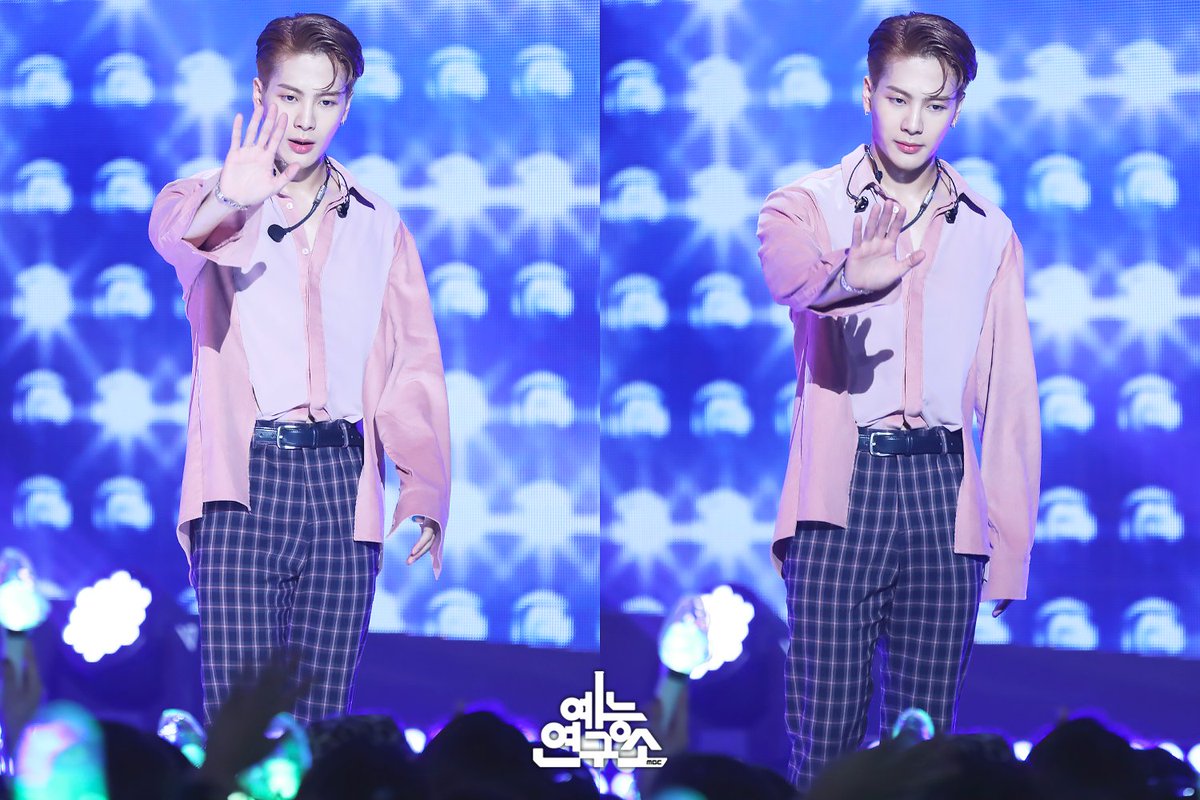 MBC_entertain's tweet photo. 아가새의 자부심 자랑스러운 스니야 생일 축하해💚
연구원 왕퍼피 좋아해,,🐶우리 왕잭슨 태어나줘서 고마워🍓
#OurPrideJacksonDay #KingJacksonDay
#GOT7 #갓세븐 #잭슨 #Jackson @GOT7Official https://t.co/bEeVcZ8ir8