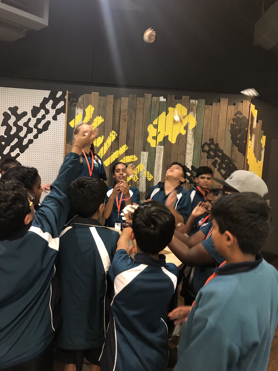 GNLCCamps's tweet photo. @GNLCCamps Sceintific exploration @questacon https://t.co/RNytT4q1cw