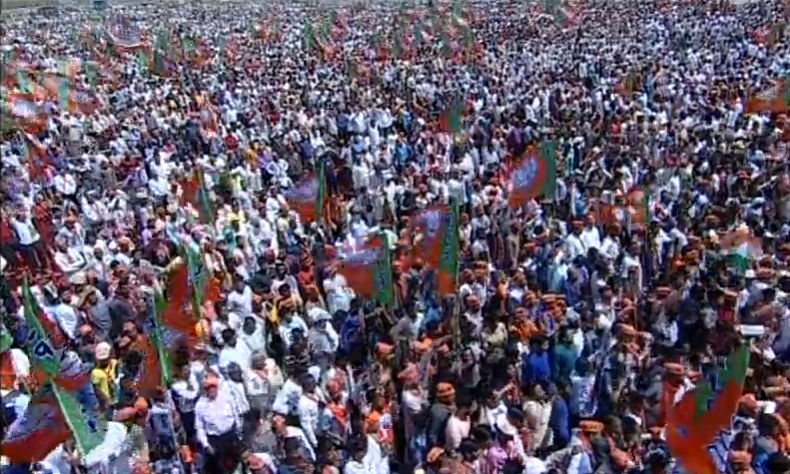 BJP4India's tweet photo. पीएम श्री नरेन्द्र मोदी मेरठ में विशाल जनसभा को सम्बोधित कर रहे हैं। लाइव देखें -

• https://t.co/SX30vJWNWF
• https://t.co/IOzwSYTxGJ
• https://t.co/Qq108RTdUM
• https://t.co/jtwD1yPhm4

अपने मोबाइल पर लाइव सुननें के लिए 9345014501 डायल करें। #IndiaWithNaMo https://t.co/DNpIBs7iM1