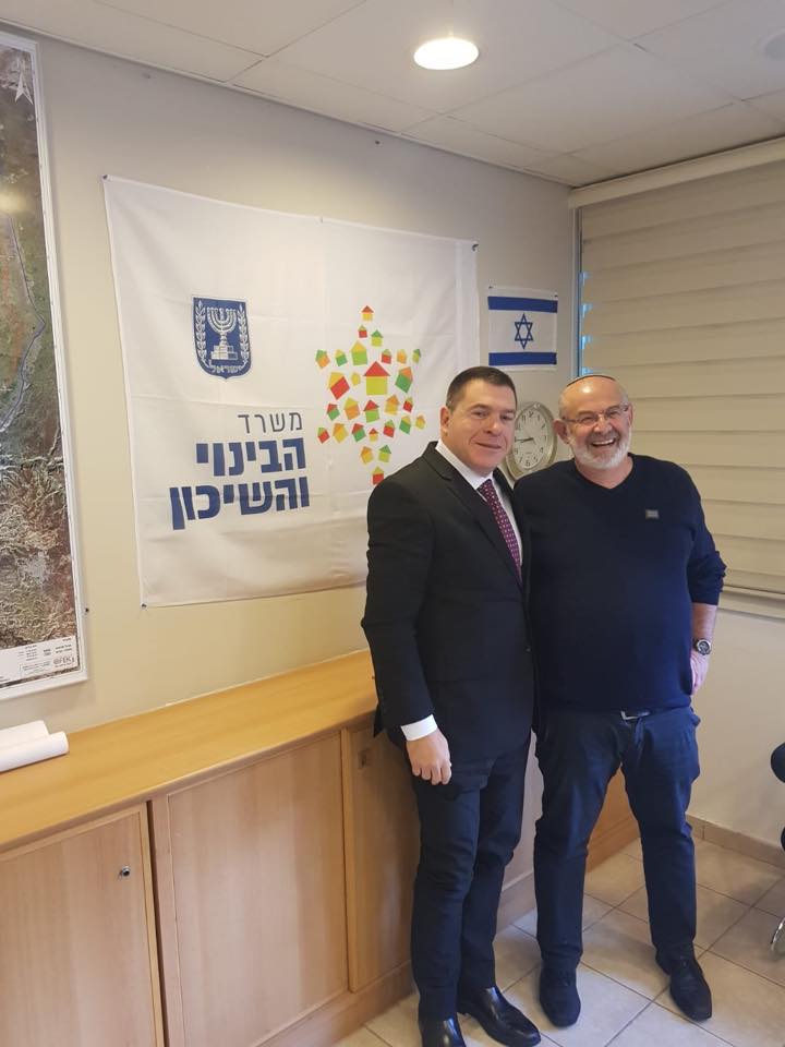 shooki32's tweet photo. בפגישה עם מנהל המחוז במשרד השיכון שלמה פיבלוביץ סוכם על קידום ל שיווק 1434 יחידות דיור בשכונת מצפה ימים כחלק מתוכנית לשיווק כ5,000 יחידות.
בשכונה מתוכננים  פארקים, נחל זורם מוסדות ציבור וכדומה, זאת בנוסף לתנאים הדמוגרפיים במקום המעניקים איכות חיים גבוהה,נוף לכנרת,אקלים נוח וכו' https://t.co/iuQoA9Lex2