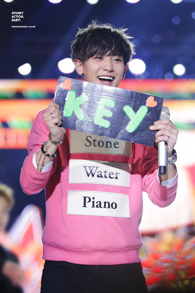 chanyeolit's tweet photo. 150328 Musicbank in Hanoi 찬열 넘 아름다우니까 복습하기 1⃣
MC CUTE &amp; STAGE https://t.co/rZIUupGw14

#찬열 #EXO #CHANYEOL ⁠#엑소 @weareoneEXO https://t.co/2iNC4GahhG