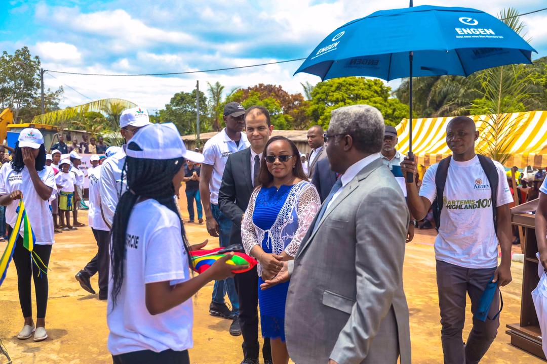Le samedi 16 mars 2019 , la Caisse de Stabilisation et de Péréquation a inauguré sa station service à caractère communautaire à Mekambo en partenariat avec Engen Gabon.
En présence des autorités administratives et locales.
