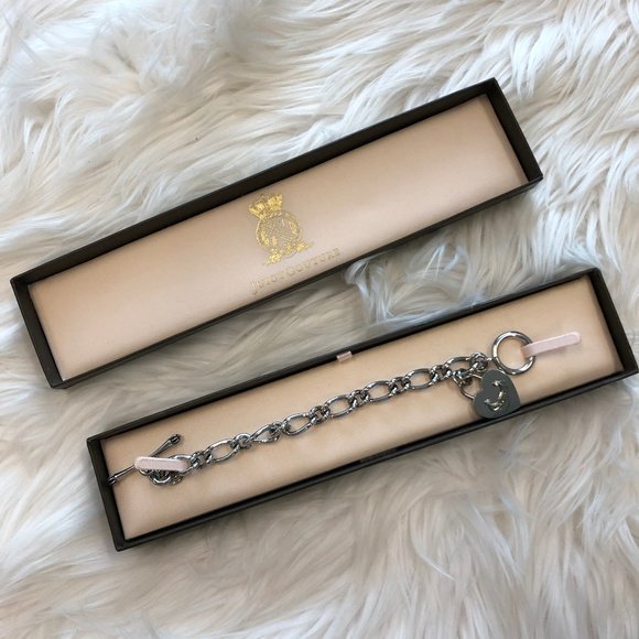 TheCaeo's tweet image. So good I had to share! Check out all the items I'm loving on @Poshmarkapp #poshmark #fashion #style #shopmycloset #juicycouture #eighteighteight #bcbg: posh.mk/qkeW4Bh2pV