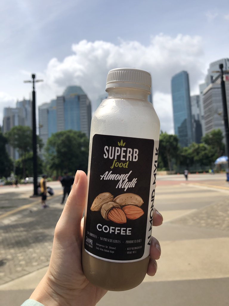 tansilia's tweet photo. @Wariman_ Yg butuh susu almond buat asi booster atau sekadar hidup sehat! Untuk diri sendiri atau untuk kado temen/sodara yg hamil atau baru lahiran.. 🙏🏻🙏🏻 https://t.co/w5ISw2yuLu