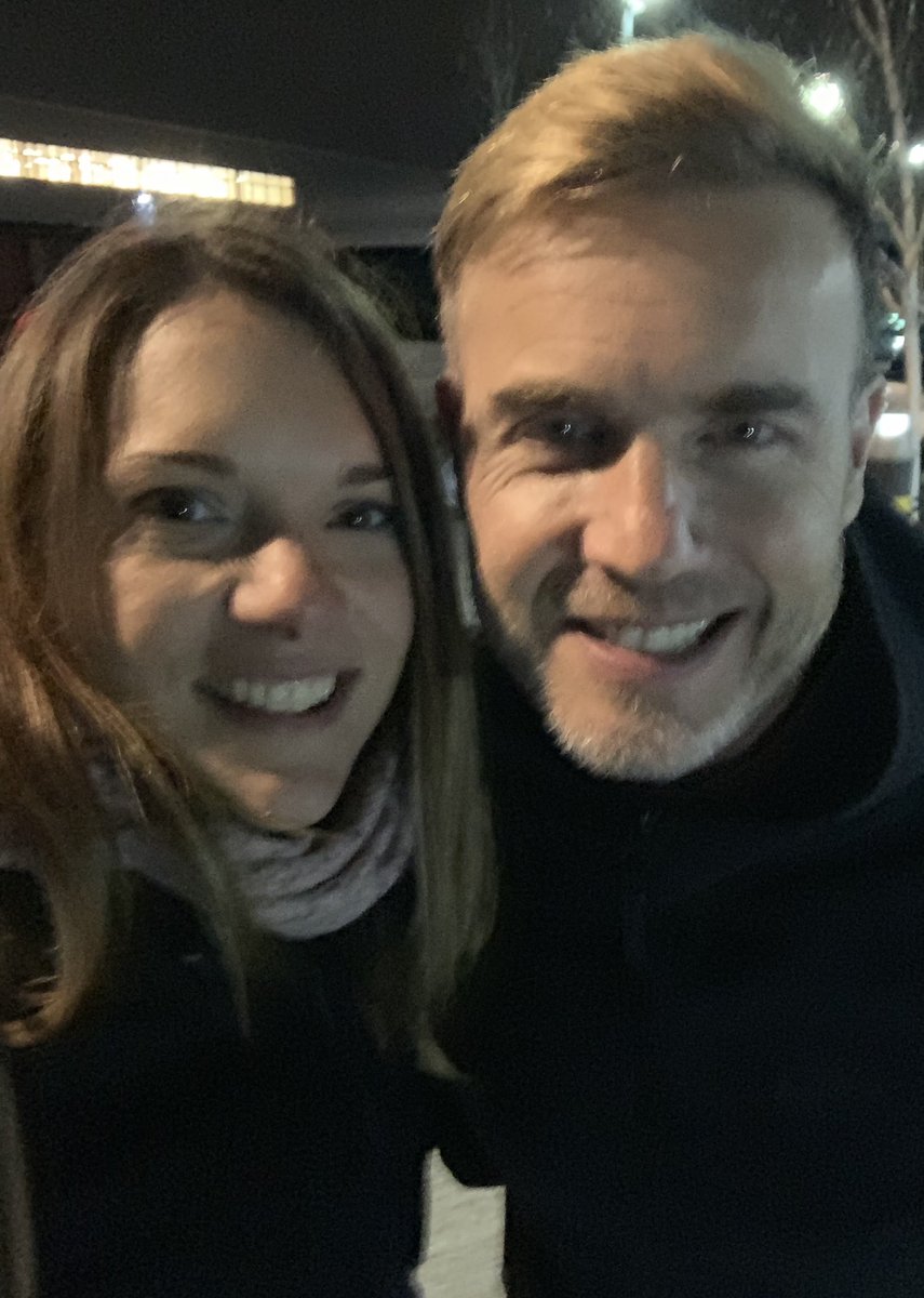 laralapsy's tweet photo. Blondie @GaryBarlow is back! 💖 Can’t wait for the gig tonight 🙌 https://t.co/CdXlBAwElT