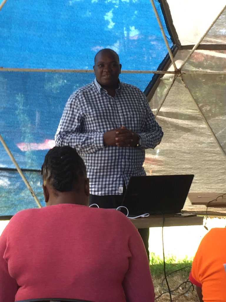 jsnetzim's tweet image. Investigative Journalism training by @elias_mambo , @TheFeedZW ongoing makers camp #LearnCreateShare #TheFeedZW