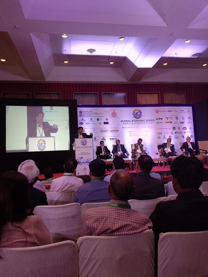GEZExpo's tweet photo. #GEZExpo2019 #GEZExpo
Mr. Bimal Jain, Executive Director, A2Z Taxcorp LLP, India emphasising on Pre GST era and its implication in SEZs in contrast to post GST era. https://t.co/jNB2J73MRs