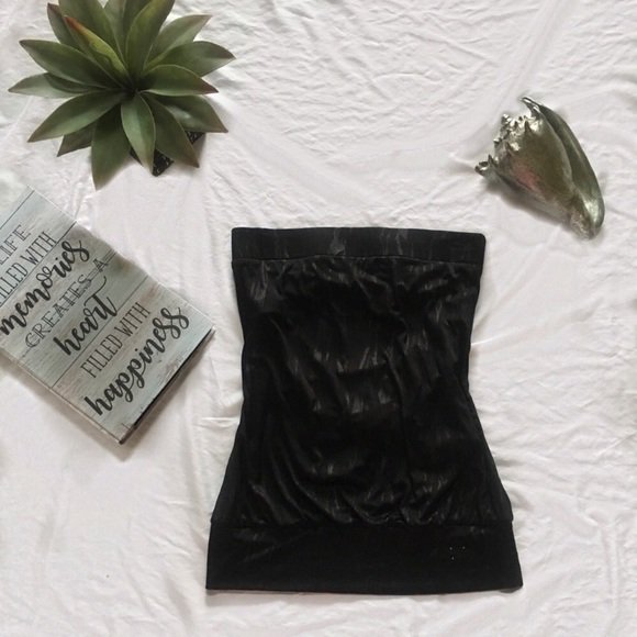 Jacrist7's tweet photo. So good I had to share! Check out all the items I'm loving on @Poshmarkapp from @PoshmarkOlivia #poshmark #fashion #style #shopmycloset #maddengirl #guess #charlotterusse: https://t.co/bPPoJ0PRmd https://t.co/pZMXxjZMEw