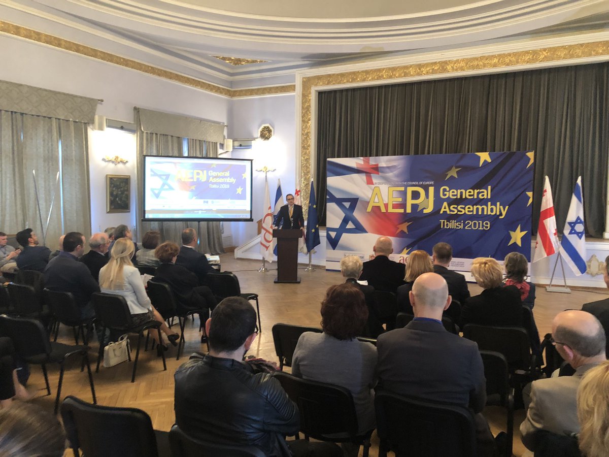 PuigQuixal's tweet photo. Y hemos volado toda la noche para estar hoy en Tbilisi, Georgia en la Asamblea General de la #AEPJ, asociación europea que recupera y promueve la visibilidad de la historia y cultura judía a través de Europa. #Redjuderias es socio fundador. https://t.co/L0CWzhHEoA