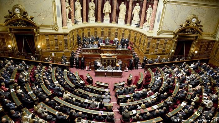 41 Senadors francesos signen un manifest en relació a Catalunya. "Como europeos y como franceses, estamos preocupados por los graves acontecimientos que se han producido en Catalunya." bit.ly/2U9WY0k #França #Catalunya #Senadors