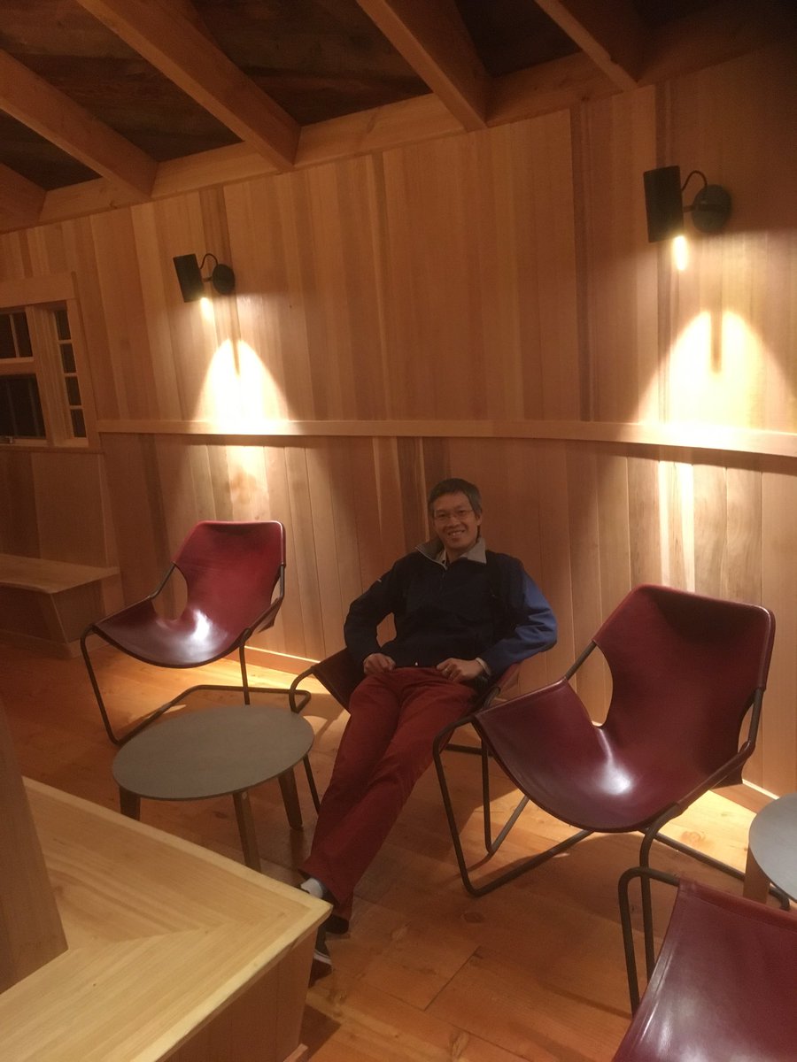 vThavo's tweet photo. In a Sauna ?? No : in a #microsoft corp meeting room in a tree 🌲 house, #Seattle #redmond ! During #MVPSummit with former colleague from #winwise ⁦@VISEOGroup⁩ #MVPBuzz https://t.co/xpXpBfducI