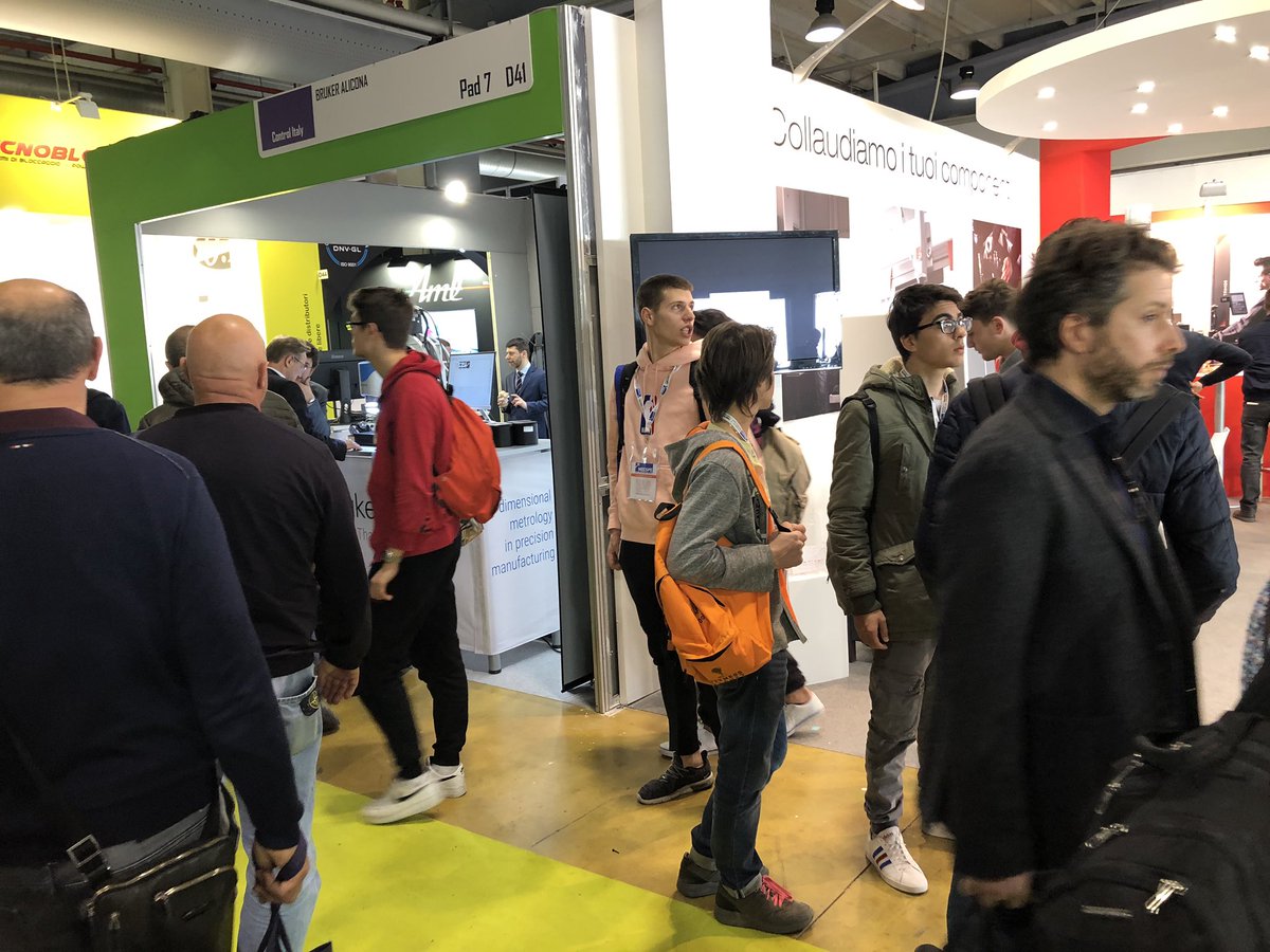 Nicotra62's tweet image. #Omnitechit a #MECSPE2019 quanta gioventù in giro per gli stand! Una iniezione di fiducia per l’Italia e il suo futuro. E #Omnitechit c’è!
