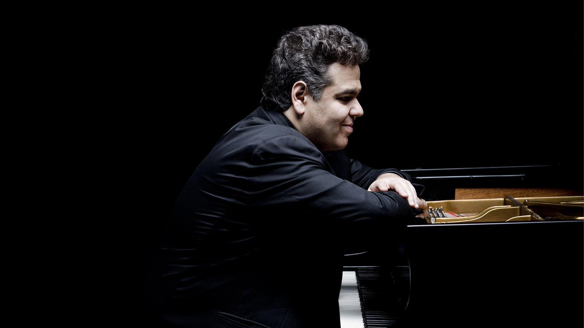 ARCADI VOLODOS: poeta del pianoforte. Domenica 31 Marzo, ore 20.30, al Teatro Manzoni di #Bologna, per la rassegna #GrandiInterpreti del #BolognaFestival. Nel programma, brani di #Schubert, #Rachmaninov, #Skrjabin. Info e biglietti: bolognafestival.it/it/arcadi-volo…