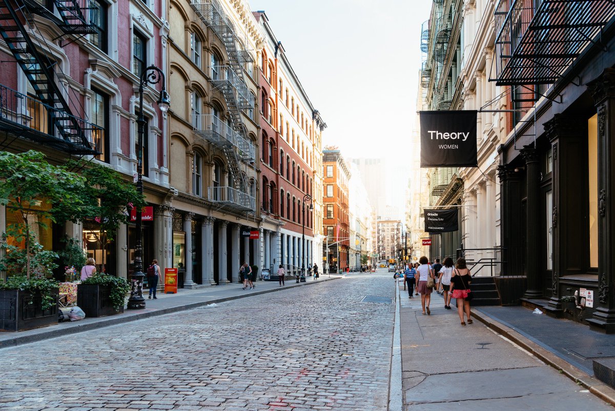 gosur_maps's tweet photo. Here’s our guide to things to do in SoHo. https://t.co/obuhUvQrDT … #soho #nyc #america #shopping #restaurants #travel #nytrip #manhattan #streetphotography #newyorkcity #neighborhood #explore #architecture #architecturelovers https://t.co/xBGjzIV0pE