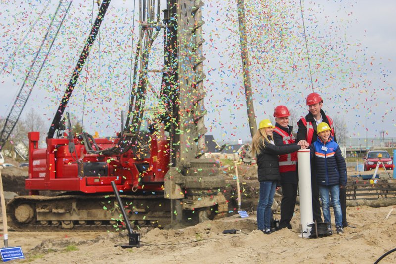 Ook voor de toekomstige bewoners van fase 1B gaat wonen in Westrik werkelijkheid worden. Gistermiddag werd met een druk op de knop van het confettikanon de officiële start bouw van deze 2e fase gevierd. #NOM #duurzaamheid #integraliteit #ecologisch #verbindingszone #prinsenbeek