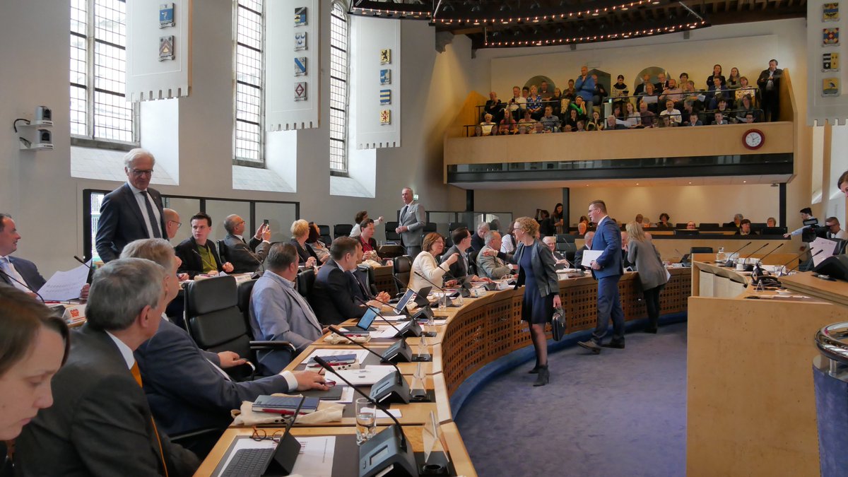 Het is al flink druk. Wederom zit de publieke tribune vol met familie, vrienden, kennissen en andere belangstellenden. Ook de pers ontbreekt uiteraard niet! #pszeeland #PS2019