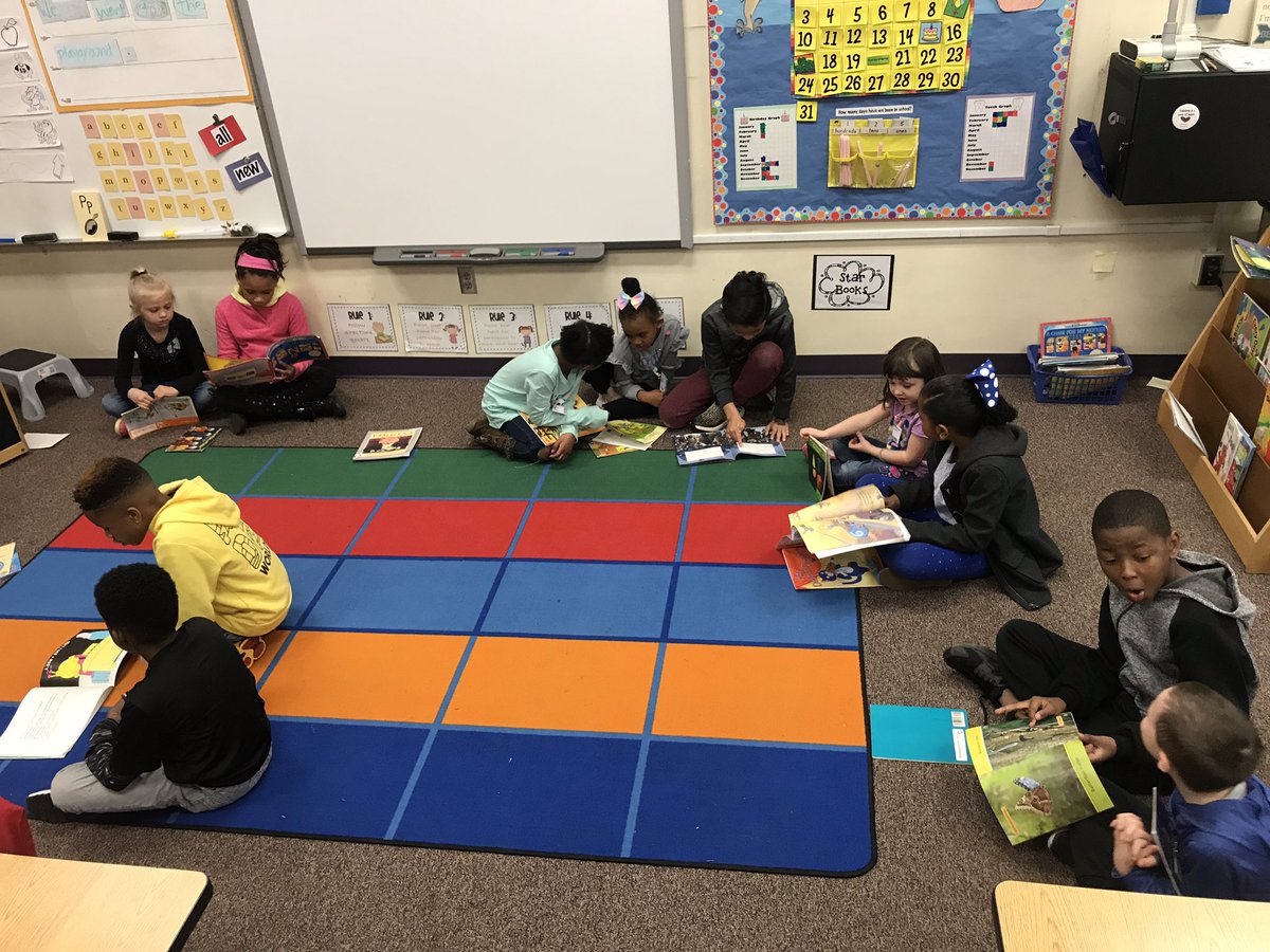 MrsAllen_whes's tweet photo. Reading Buddies round 2 with @Mr_Helms6 3rd graders! Such a success! https://t.co/BTxPG6jg9x