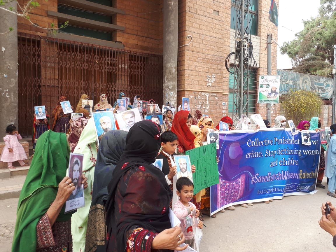 AbdulahAbbass's tweet photo. An increase in enforced disappearances of women &amp; children have been reported in recent years. Noor Malik along with 2 daughters Haseena &amp; Sameena &amp; 10 yrs old son Zameer are forcefully disappeared by forces last year.Thr whereabouts r still unknown #SaveBalochWomenInBalochistan https://t.co/iEU6jeYi2t