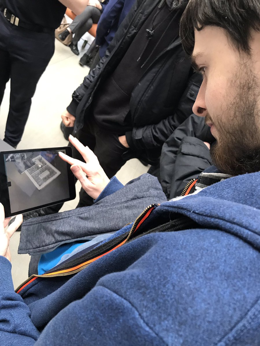 LESTechnologies's tweet photo. Exploring Rolls Royce Engines using Augmented Reality #RollsRoyce #teentech https://t.co/K2urGWOqVd