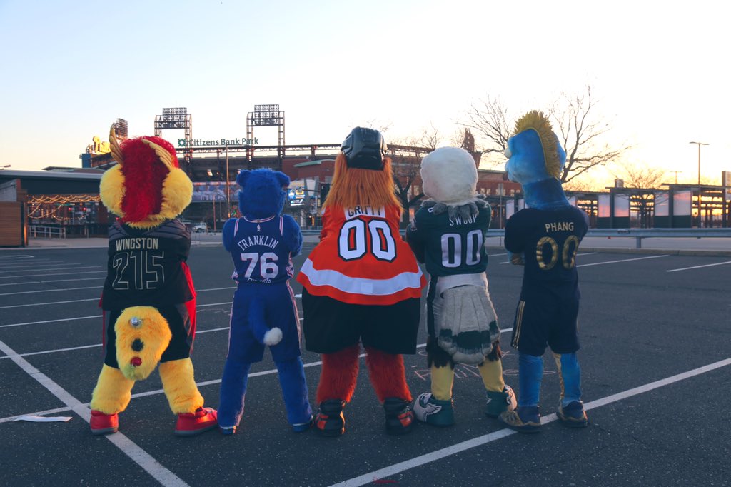 SixersFranklin's tweet photo. Gang is all here! Good luck to our favorite furiend Phanatic and those @Phillies on #OpeningDay 💥 

#RingTheBell x #HereTheyCome #BrotherlyLove https://t.co/krl4SZVc4b