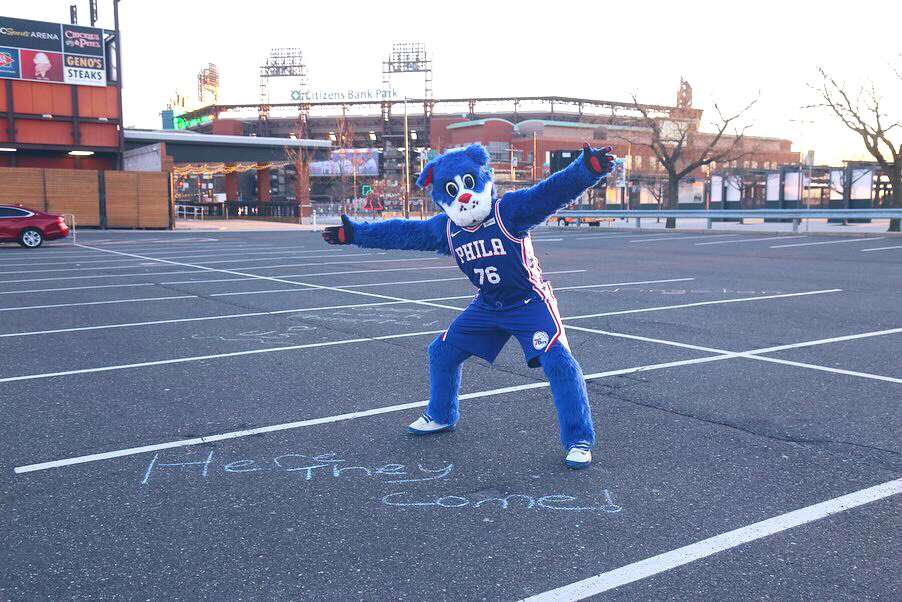 SixersFranklin's tweet photo. Gang is all here! Good luck to our favorite furiend Phanatic and those @Phillies on #OpeningDay 💥 

#RingTheBell x #HereTheyCome #BrotherlyLove https://t.co/krl4SZVc4b